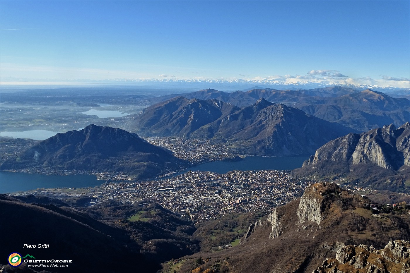 62 Dal Resegone vista spettacolare su Lecco, i suoi laghi , i suoi monti.JPG